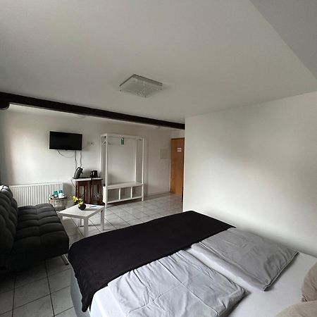Mikroapartments Klarenthal Saarbrucken Bagian luar foto