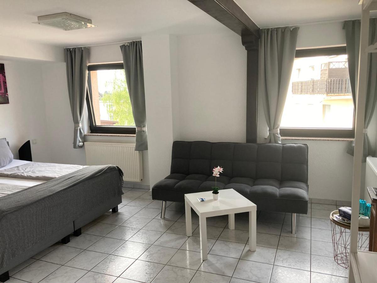 Mikroapartments Klarenthal Saarbrucken Bagian luar foto