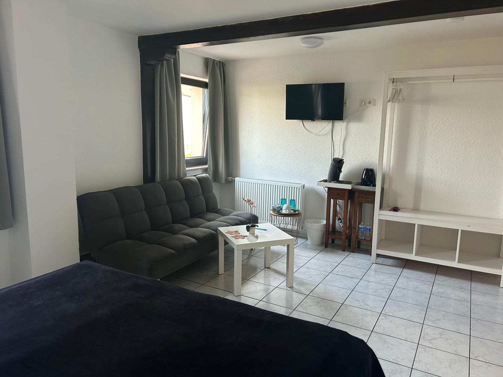 Mikroapartments Klarenthal Saarbrucken Bagian luar foto